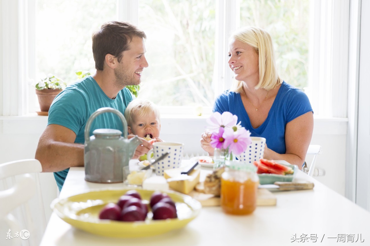 6个月的宝宝吃什么辅食表,6个月的宝宝吃什么奶粉最好