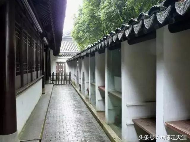 梁中与红中曾合校办学多年~两校原是亲生血缘关系