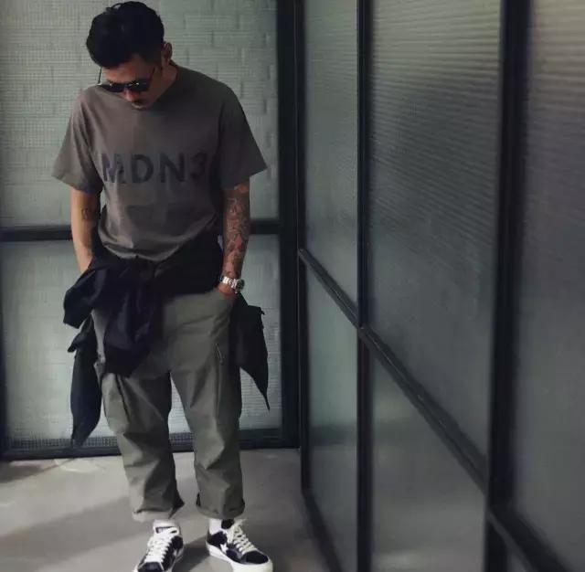 女生最不喜欢男生穿的裤子,女生更喜欢男生怎么穿