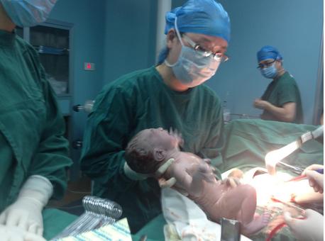 孕妇十月怀胎竟流产,孕妇身怀五胞胎医生大吃一惊后续