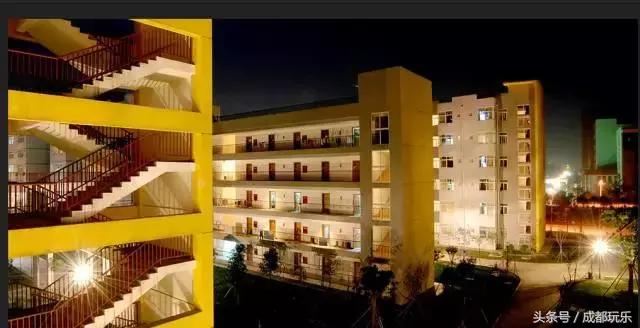 成都的大学宿舍排名,高校宿舍测评