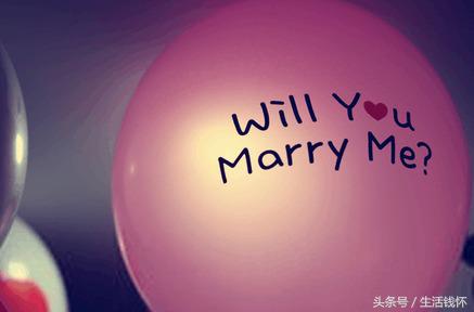 爱情主动出击,男生准备向女友求婚怎么暗示