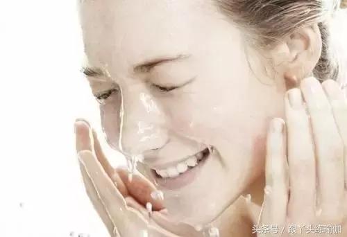 瘦脸瑜伽5招让你瘦掉双下巴,瑜伽瘦脸瘦脖子最快方法