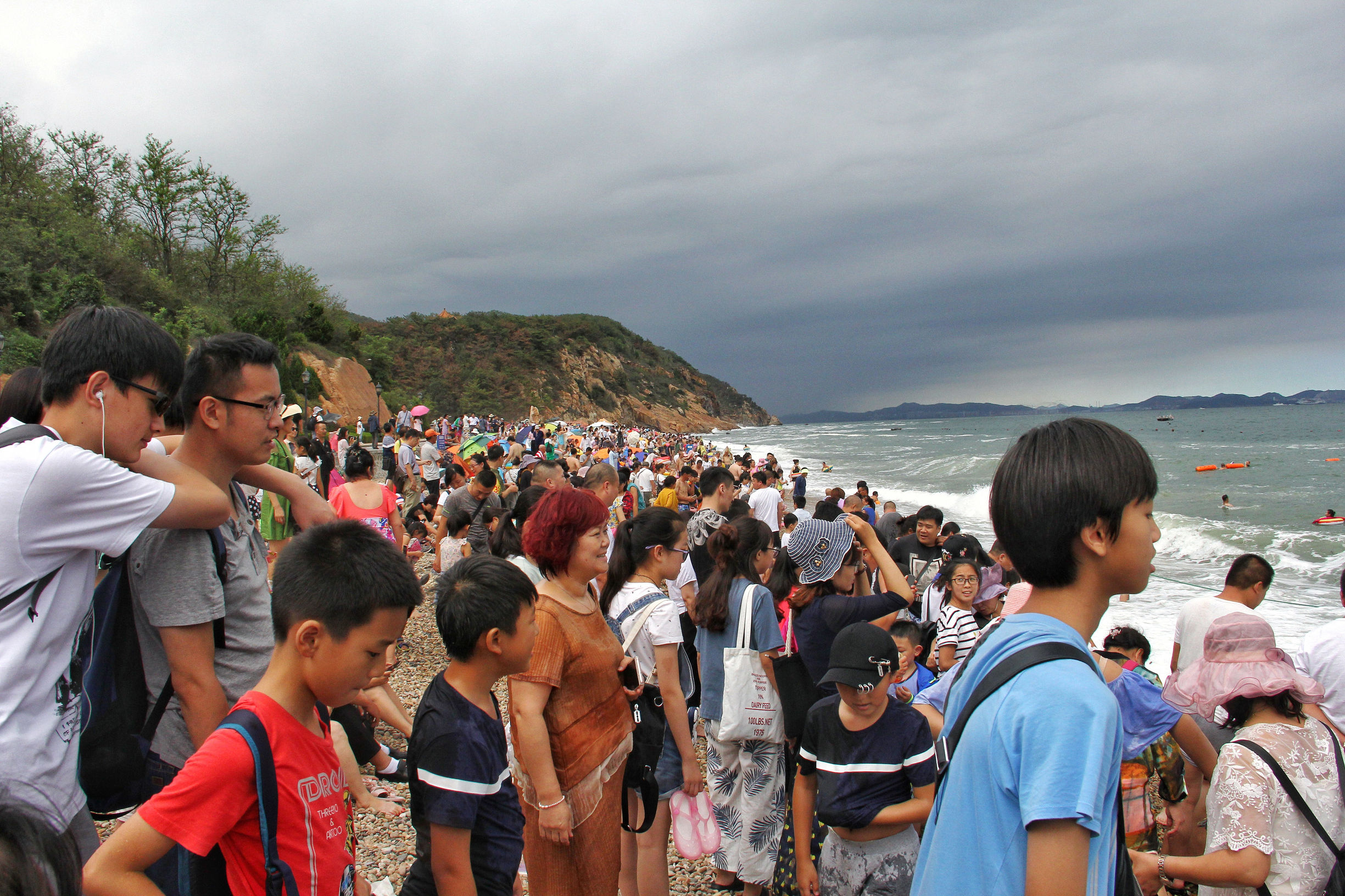他说他想去看北方的海，我说“好”！