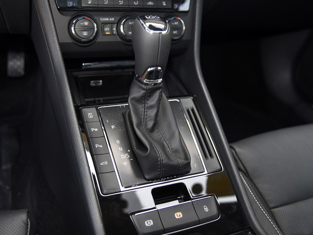 纠结到底买不买车,纠结买10万20万的车