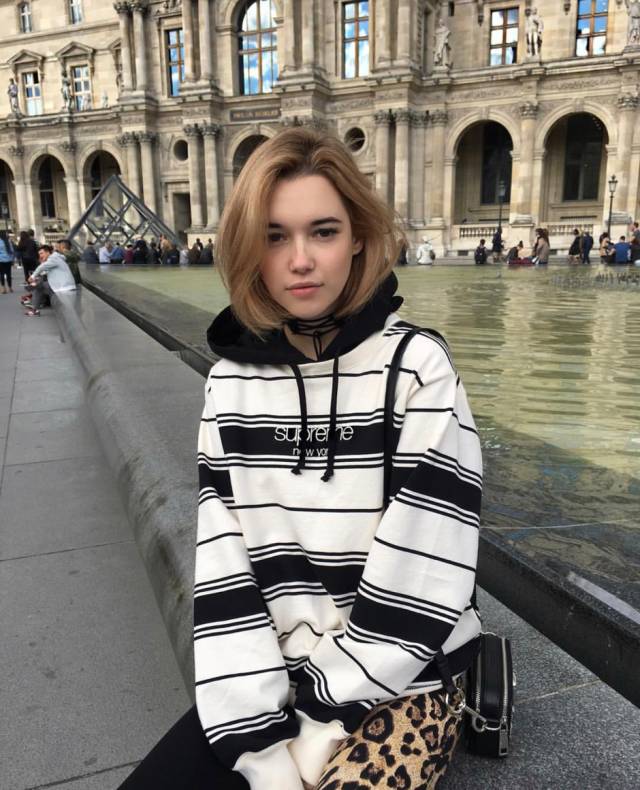 够拽丨Supreme抢货机器人，让这些哥们赚了一个亿