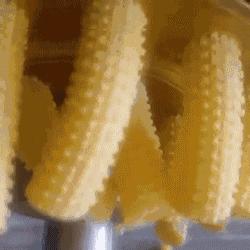 舔第二碗时，丈母娘拉我的手说：放这儿吧！等下我来洗