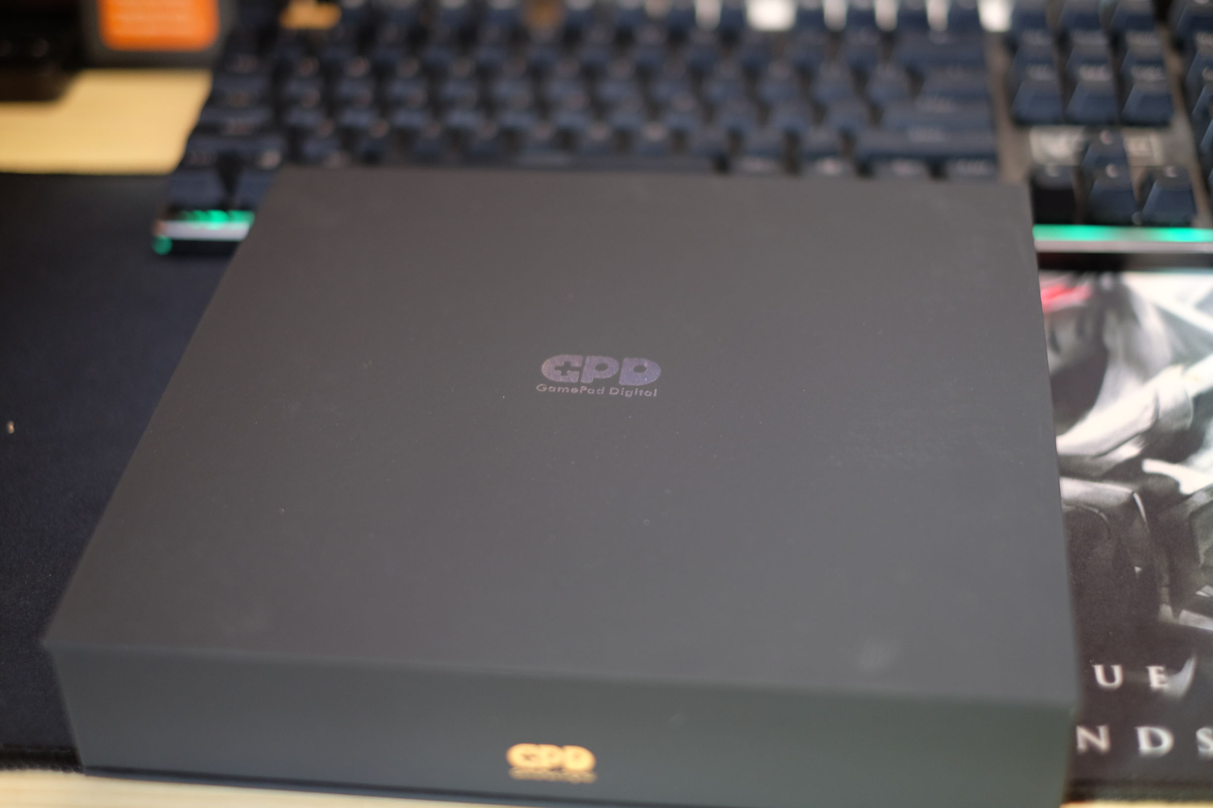 gpdpocketwin10迷你笔记本,可以装进口袋的笔记本电脑