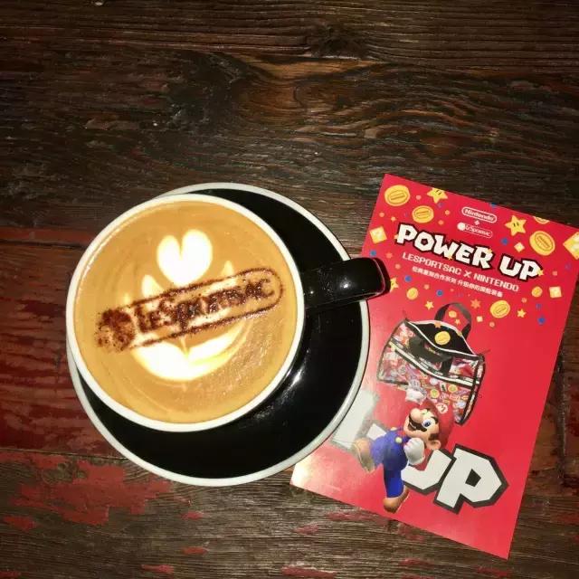 超级玛丽溜进了咖啡馆，扬言不服来战！