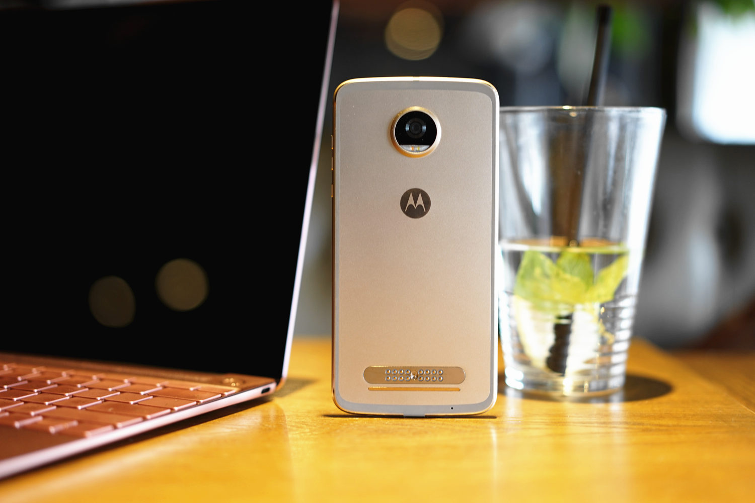 motoz2play续航测评,motoz2play拆解