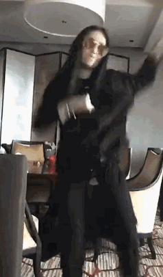 宋小宝带赵本山女儿出席活动,赵本山的女儿赵一涵和宋小宝