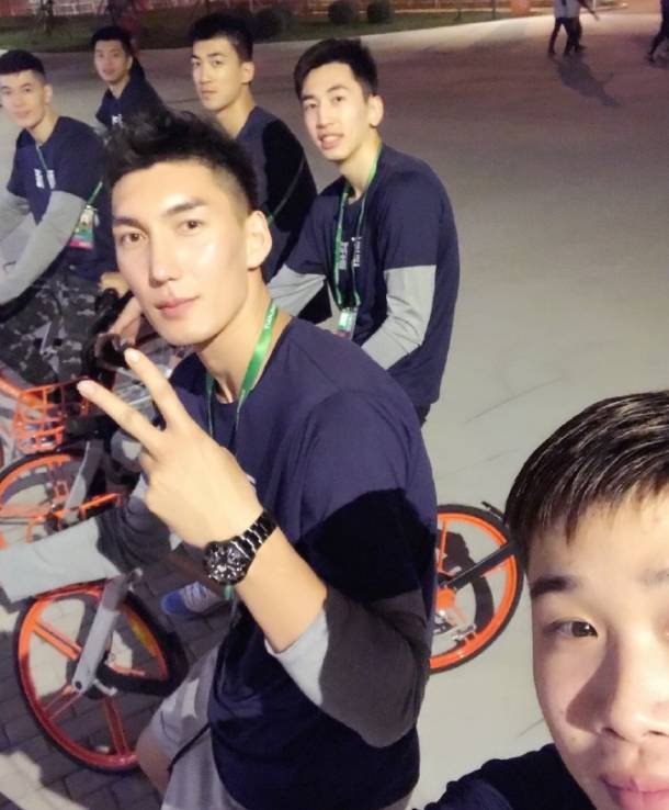 中国男篮14人名单公布周琦领衔,全运会男篮决赛周琦