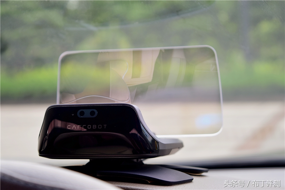 宝马hud升级全过程,让汽车变得更智能