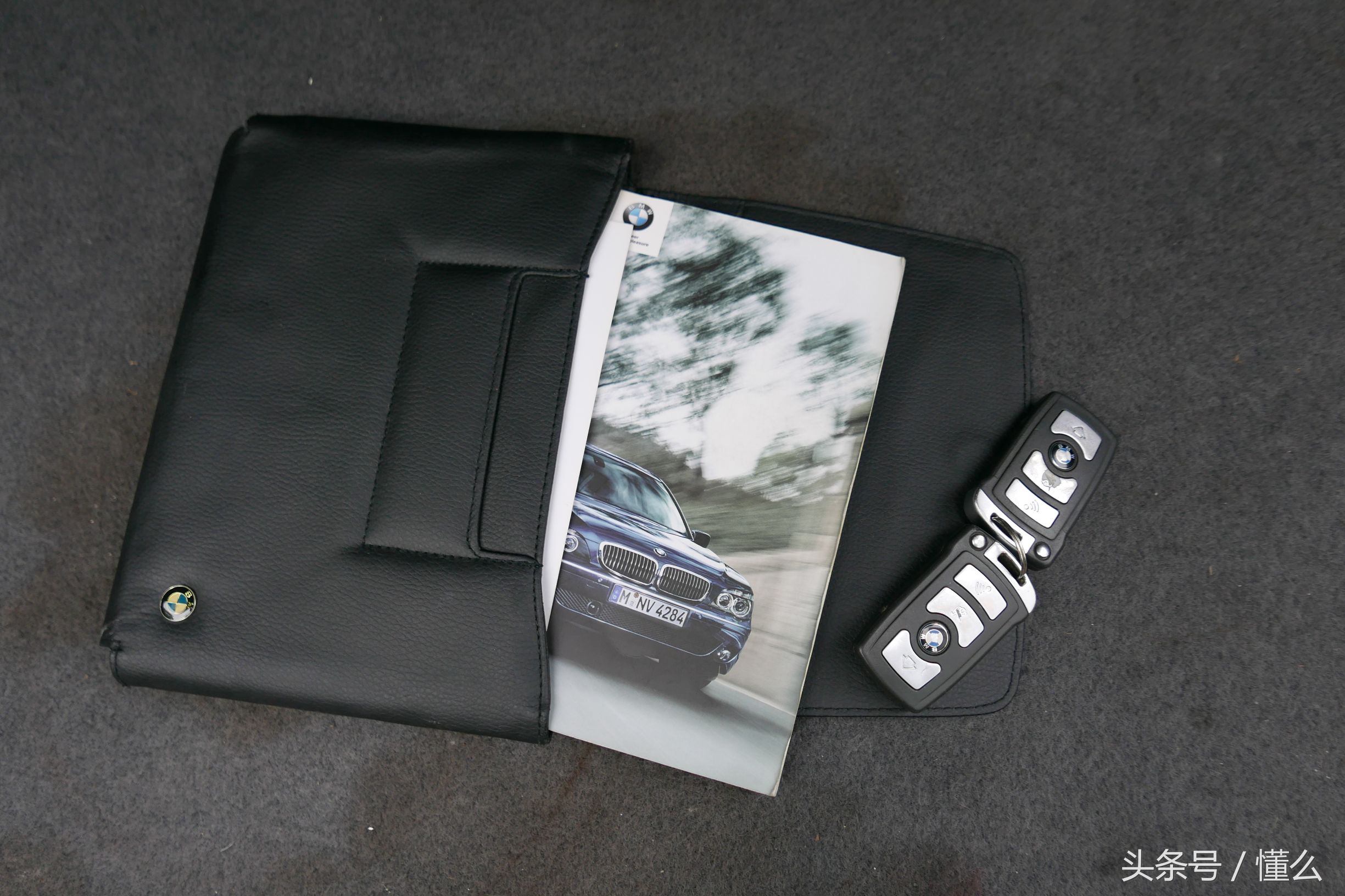 宝马7系m760深蓝色,宝马7系老款e66试驾