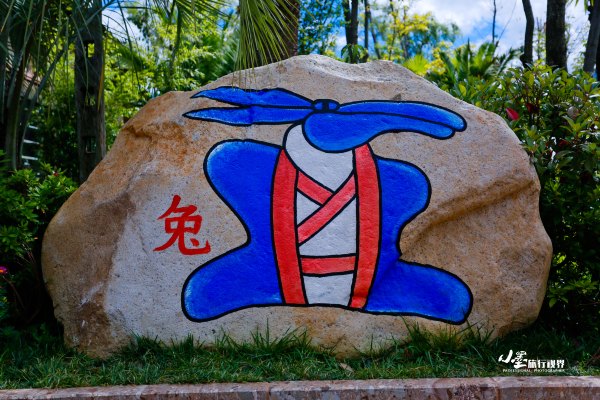 历史底蕴与现代繁华在此交融,历史与现代并存的城市