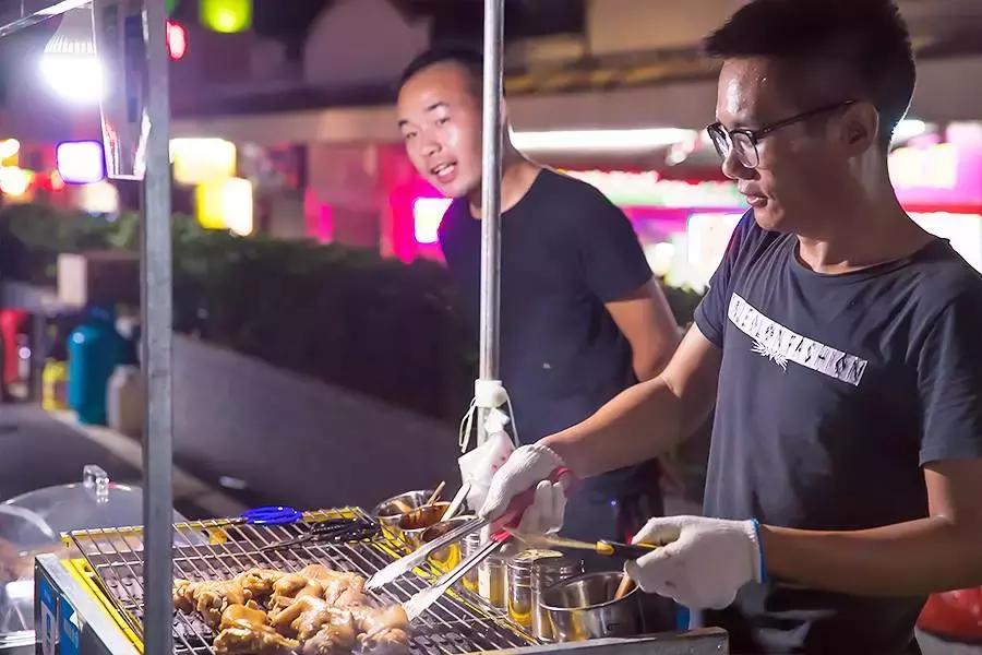 走！去南湖的“堕落街”再当一回学生伢！