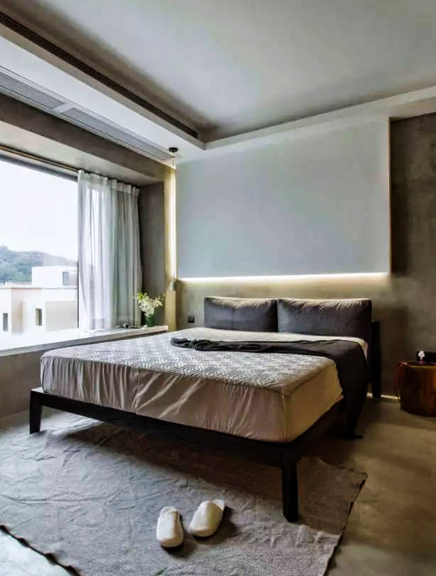 90后女生花费20万打造68平米水泥房子，到底是酷还是傻？