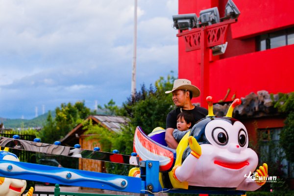 历史底蕴与现代繁华在此交融,历史与现代并存的城市