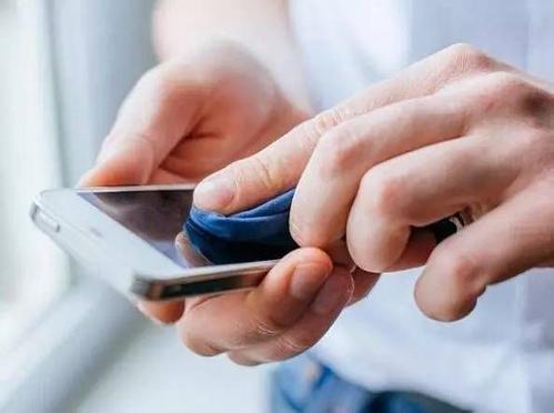 华为手机进水教你一招20分钟复原,手机进水后没有声音怎么快速解决