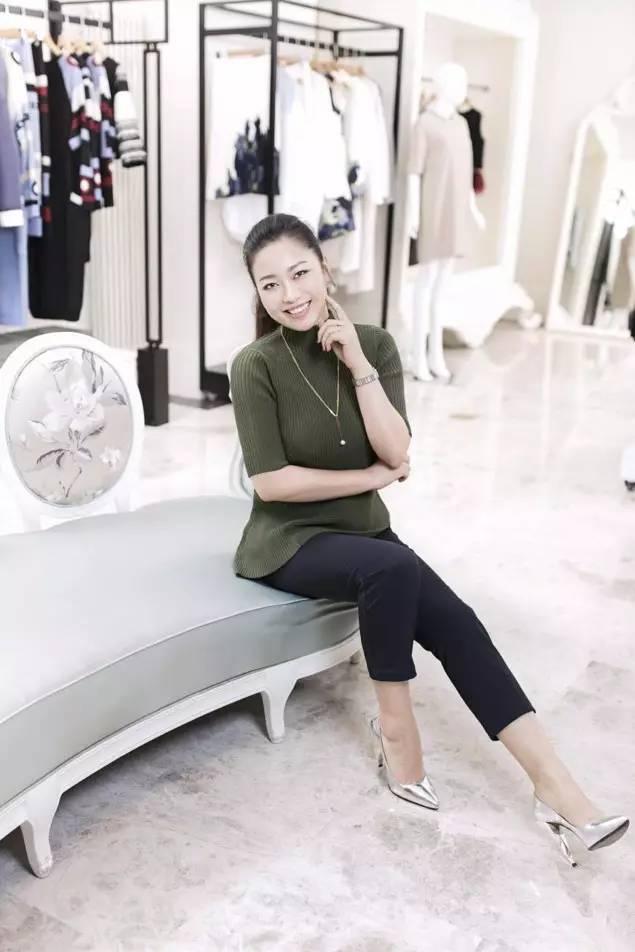 衣二三共享衣橱的营销定位,阿里的共享衣橱