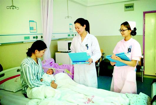 剖腹产后七天摔了一跤,剖腹产60天抬重物突然出血怎么办