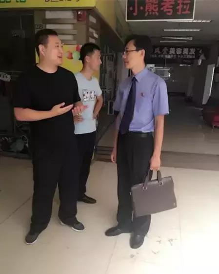 无辜还是狡辩？竟然在公共女厕猥亵妇女！检察官亲历性审查*局破**逮捕他