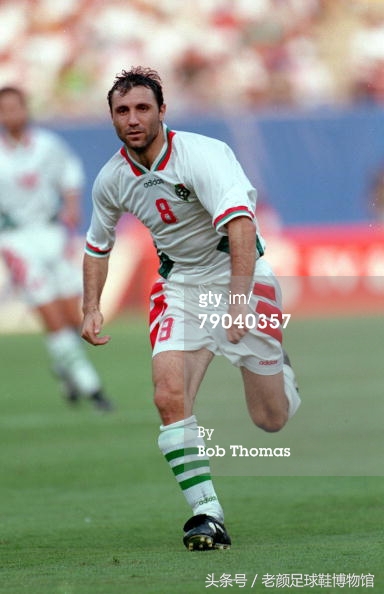 专业的足球鞋有哪几个品牌,曾经的足球鞋知名品牌有哪些