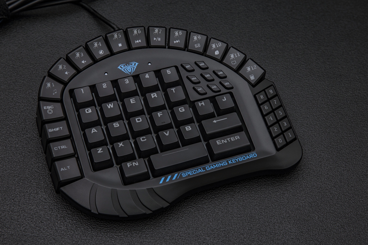 狼蛛掌控者单手键盘,狼蛛单手键盘