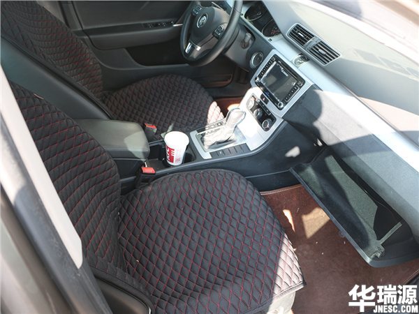 12年白色大众迈腾1.8t二手车价格,二手车评估师的价目表