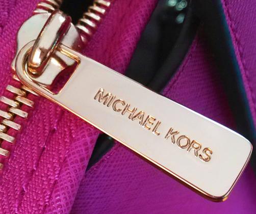 mk包包如何辨别真假,mk的包怎么鉴定真假