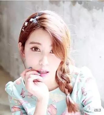 冰雪女王侧马尾编发教程从左到右,侧编发加后方鱼骨辫优雅盘发