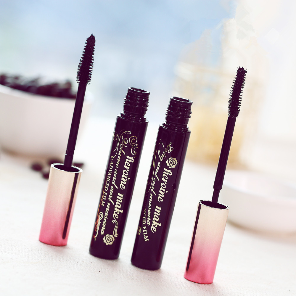 17岁身家百亿，颜值秒杀一众女星的她，用的竟然是这些化妆品？