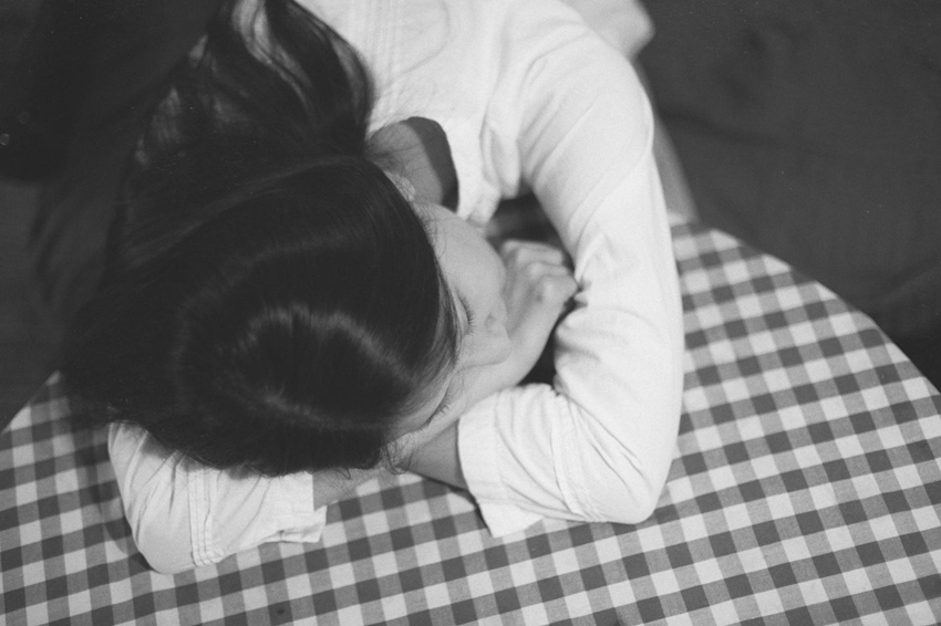 你在产房里疼的叽哩哇啦，他却拿着手机在产房外喊着“杀杀杀”