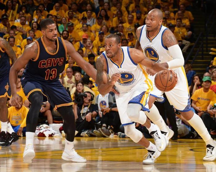 冠军战靴fmvp,fmvp第一款是几年出的