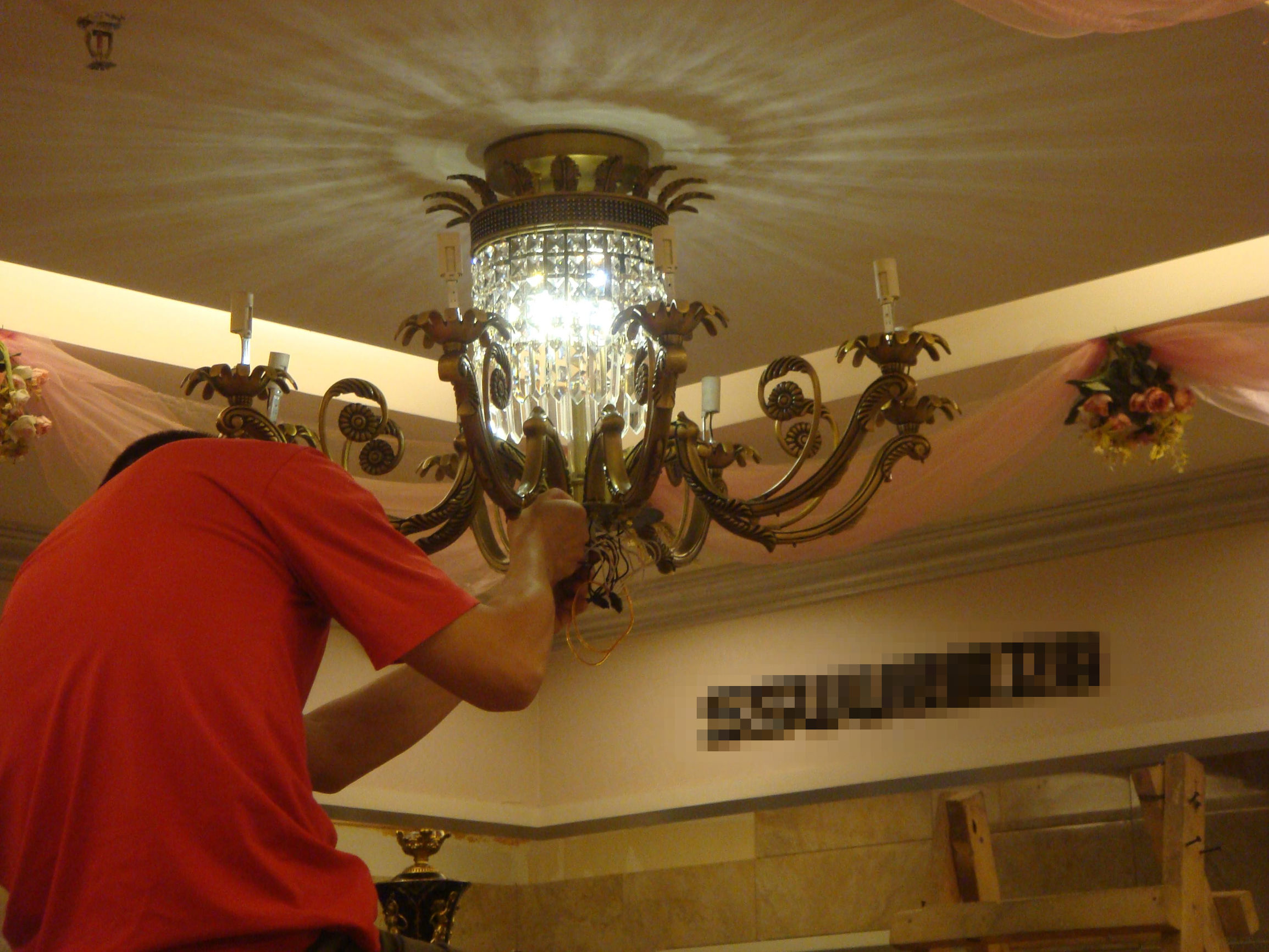 吊灯安装好需要隔一段时间维修吗,吊灯安装注意事项