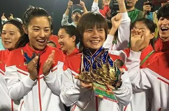 大咖！今晚《五星足球》，申花新主帅来了！