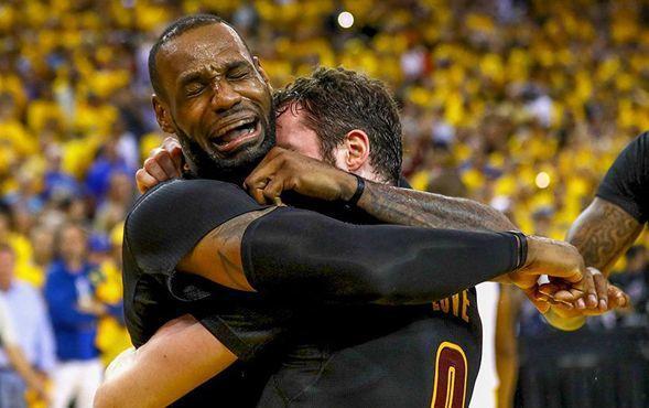 冠军战靴fmvp,fmvp第一款是几年出的