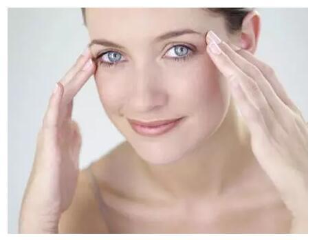 身体皮肤过敏后干燥起皮怎么修复,脸上过敏干痒红肿紧绷起皮涂什么