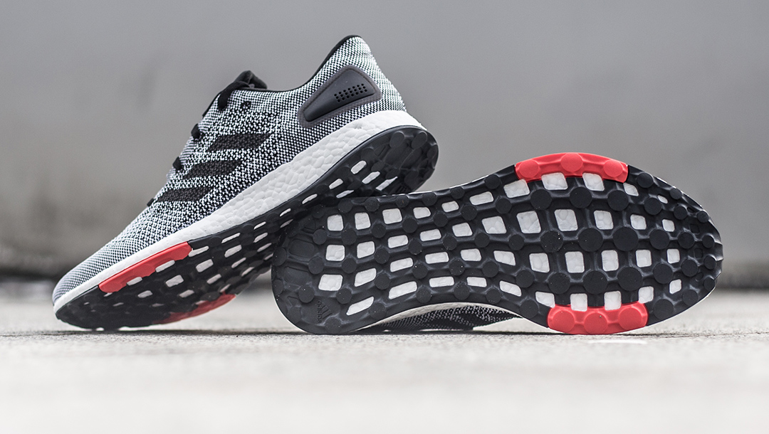 阿迪达斯pureboost有碳板吗,阿迪达斯pureboostdprgrey鞋底