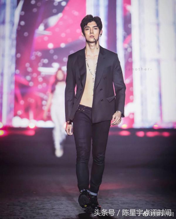 泰国时尚圈新晋宠儿神哥GxxodItthipat轻松驾驭百变造型