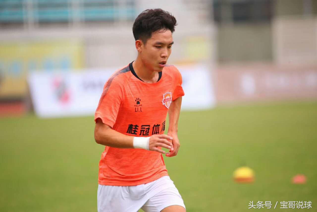 皖足冲击职业联赛的道路上需要你我皖手同行，宝哥说球一直都在！