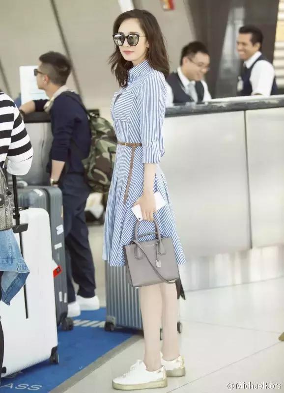 杨幂穿的gucci的格纹外套,杨幂celine上衣