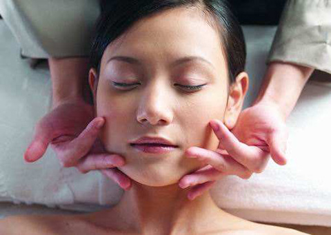 通过这些方法淡化你的表情纹,怎样去除表情纹路