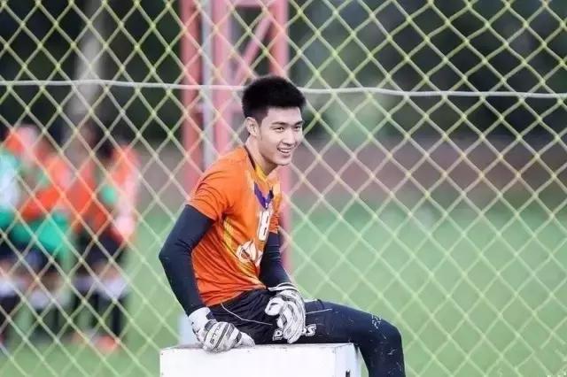 足球球员最帅的肌肉,足球肌肉帅哥