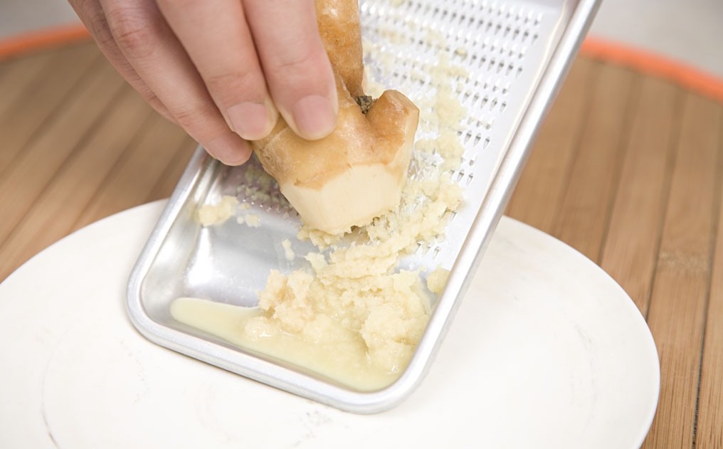 脸上长痘祛湿气的食物,中医脸上长痘湿气重怎么调理