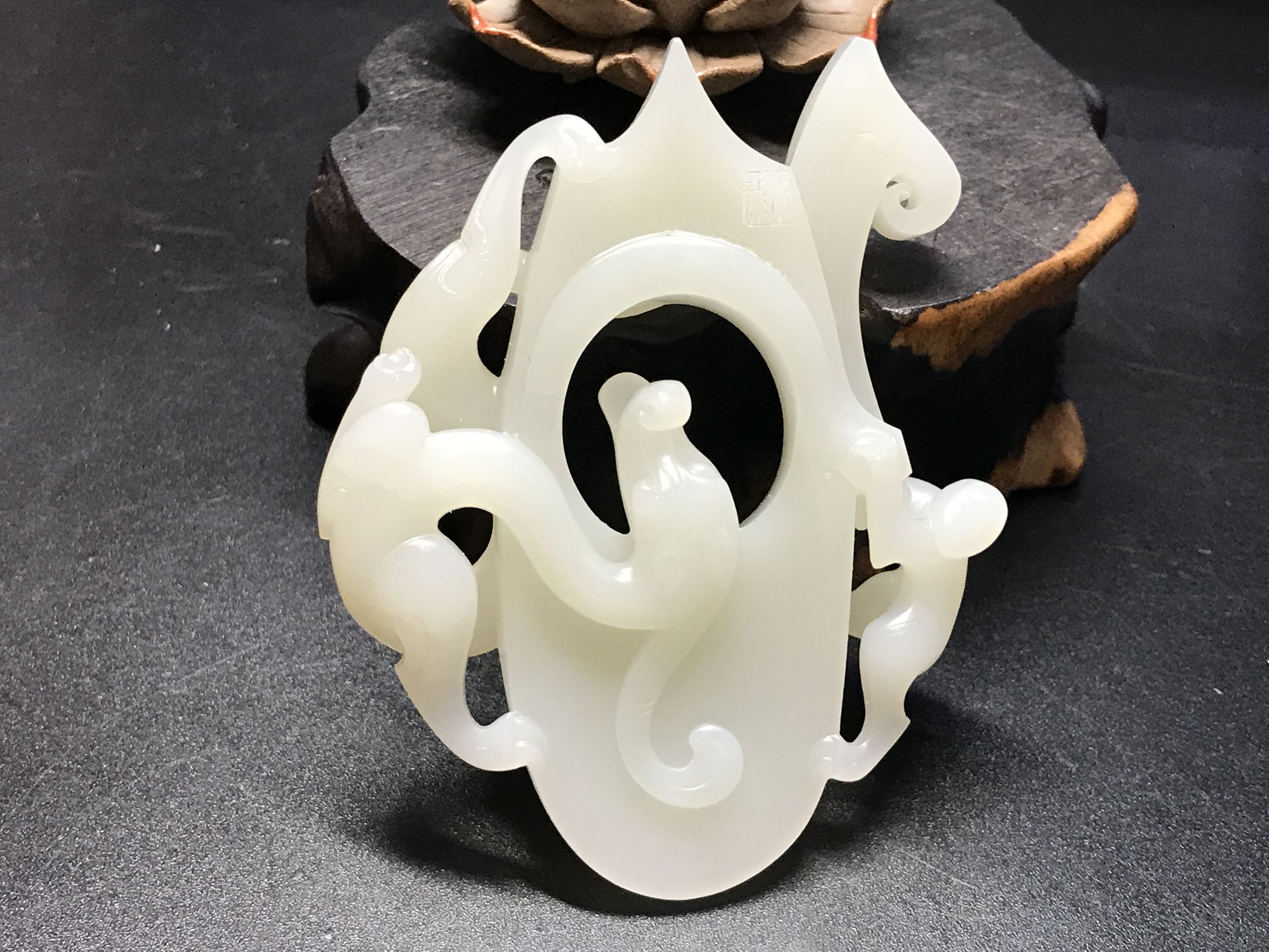 佩戴平安扣的正确方法,为什么很多人都戴平安扣呢