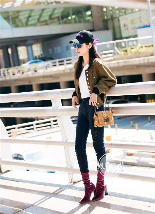 杨幂李易峰现身米兰街头,李易峰怎么穿杨幂的衣服