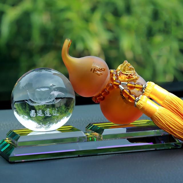 小车里适合放什么保平安摆件,汽车摆件老司机