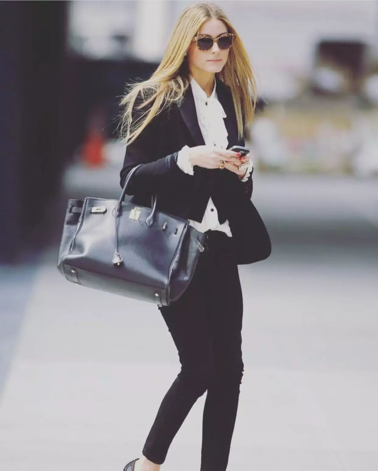 奢侈品购买时必须配货什么意思,奢侈品的配货价是怎么回事