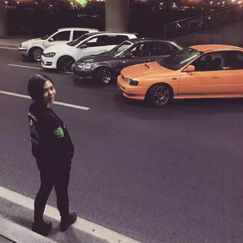 一个喜欢玩车的女司机,喜欢玩飞车的女生是什么性格